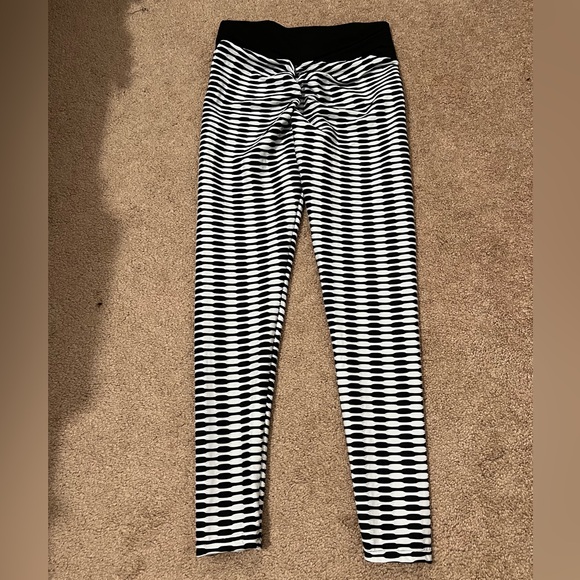 Black and White Tik Tok Leggings - Picture 2 of 4